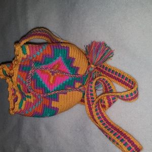 Woven bucket mini bag